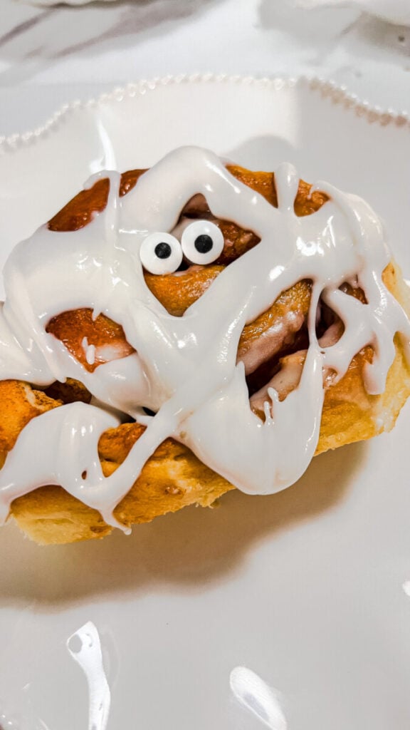  IMG_6289-576x1024 Mummy Cinnamon Rolls  