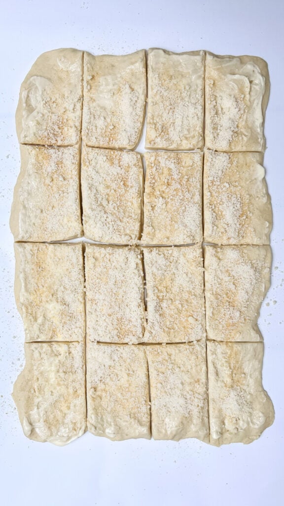 IMG_7014-576x1024 Homemade Garlic Cheese Pull Apart Bread