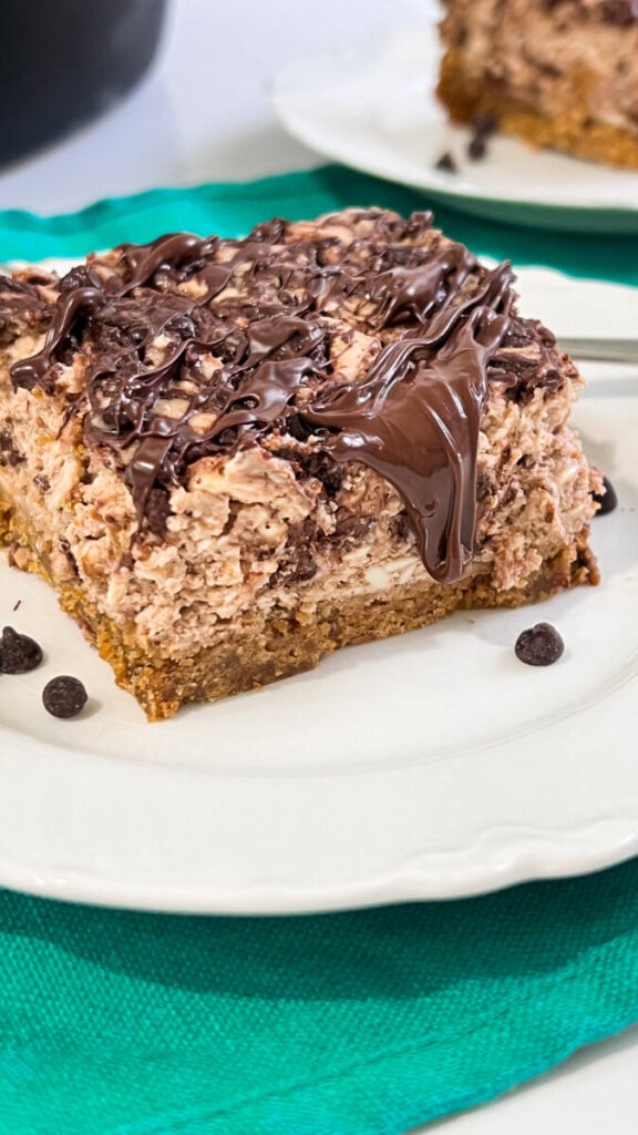 IMG_7409-576x1024 Easy Crockpot Chocolate Chip Cheesecake