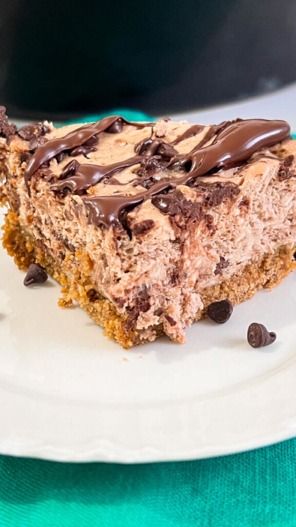 IMG_7416-576x1024 Easy Crockpot Chocolate Chip Cheesecake