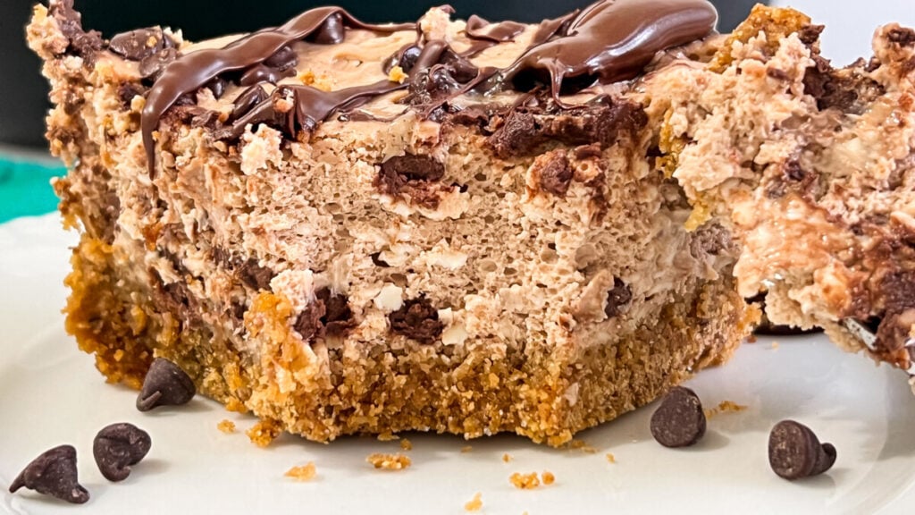 IMG_7424-1024x576 Easy Crockpot Chocolate Chip Cheesecake