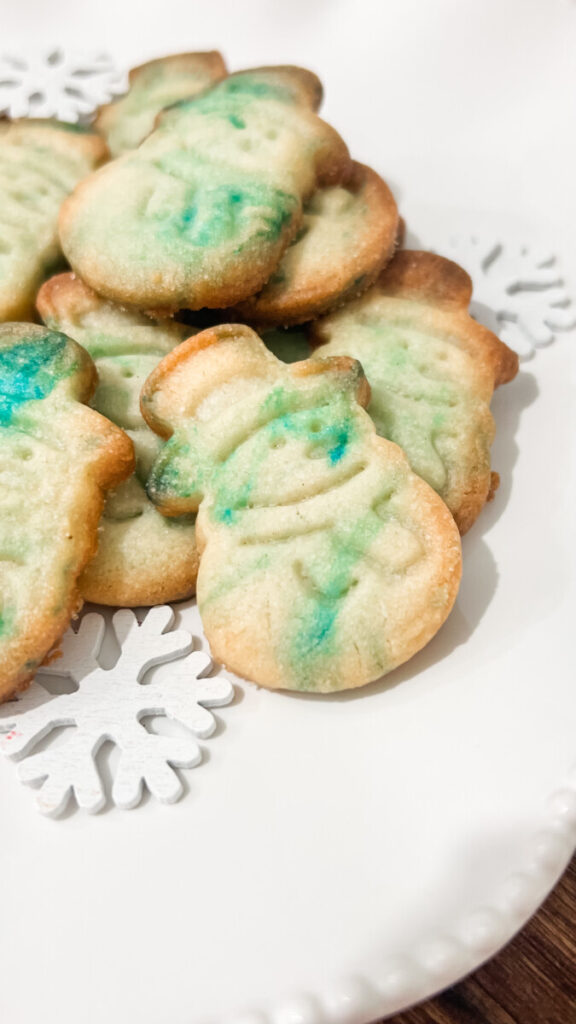  IMG_0155-1-576x1024 Mini Snowman Cookies  