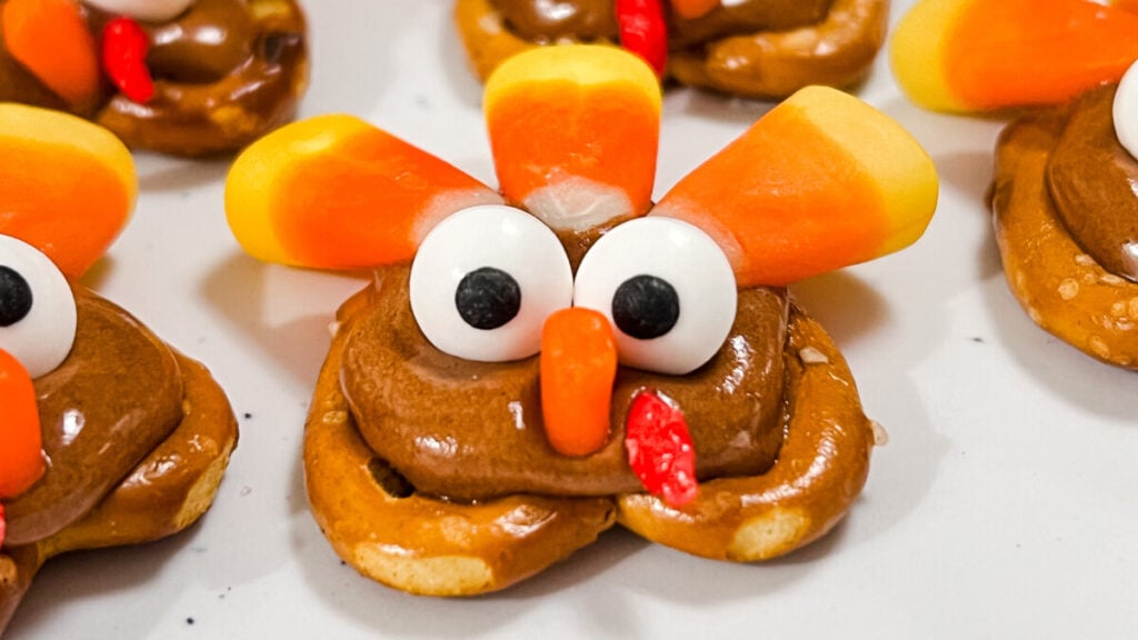 IMG_0624-1024x576 Mini Pretzel Turkeys