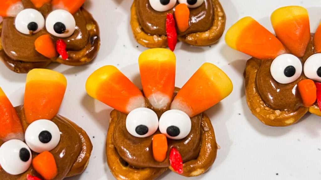 IMG_0625-1024x576 Mini Pretzel Turkeys