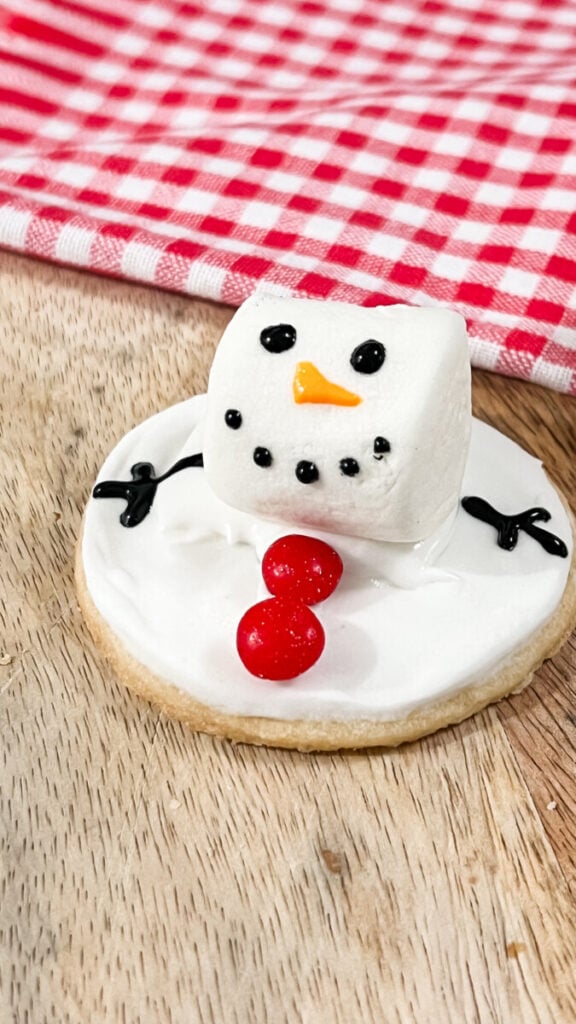 IMG_0660-576x1024 Melting Marshmallow Snowman Cookies