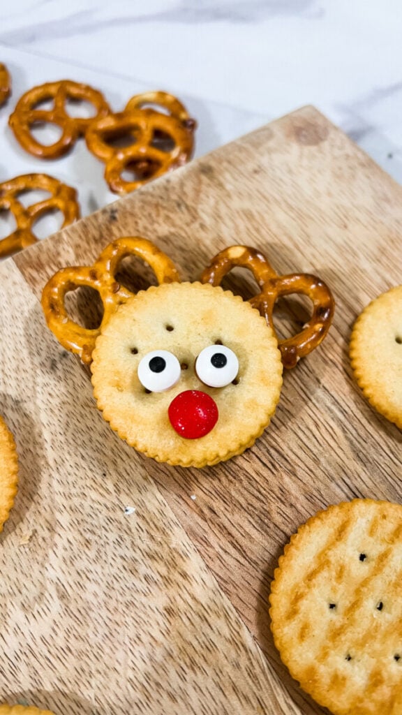  IMG_0785-1-576x1024 Nutella Reindeer Ritz Crackers  