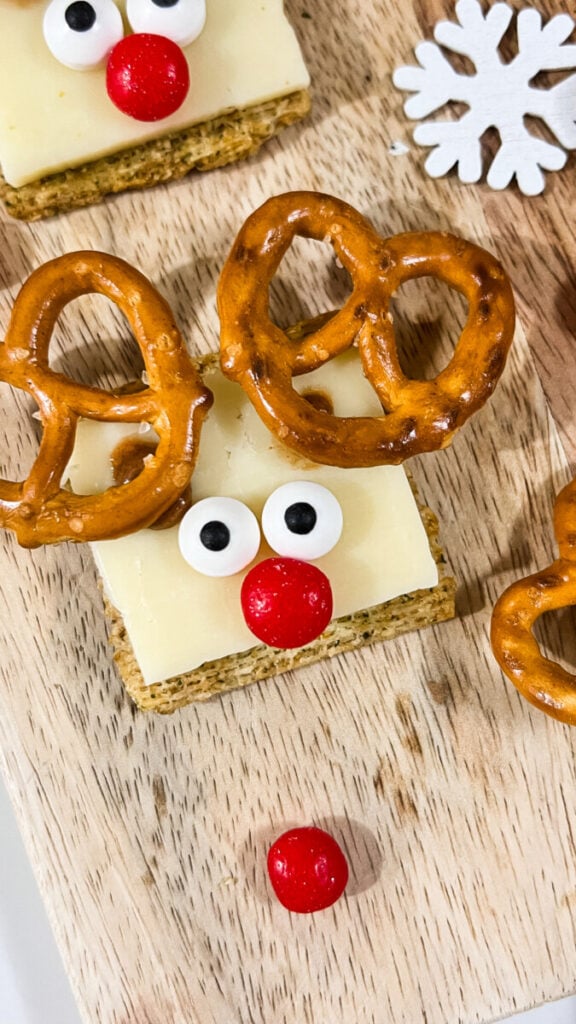  IMG_0809-576x1024 Reindeer Triscuit and Cheese Crackers  