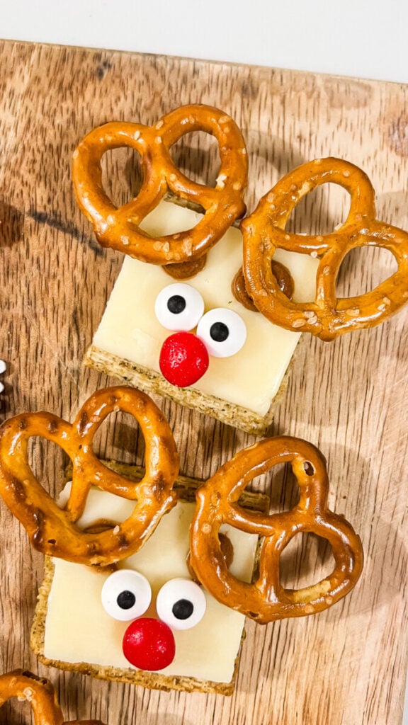  IMG_0813-576x1024 Reindeer Triscuit and Cheese Crackers  