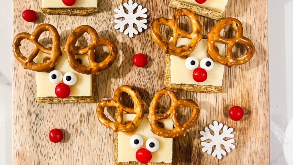  IMG_0814-1024x576 Reindeer Triscuit and Cheese Crackers  