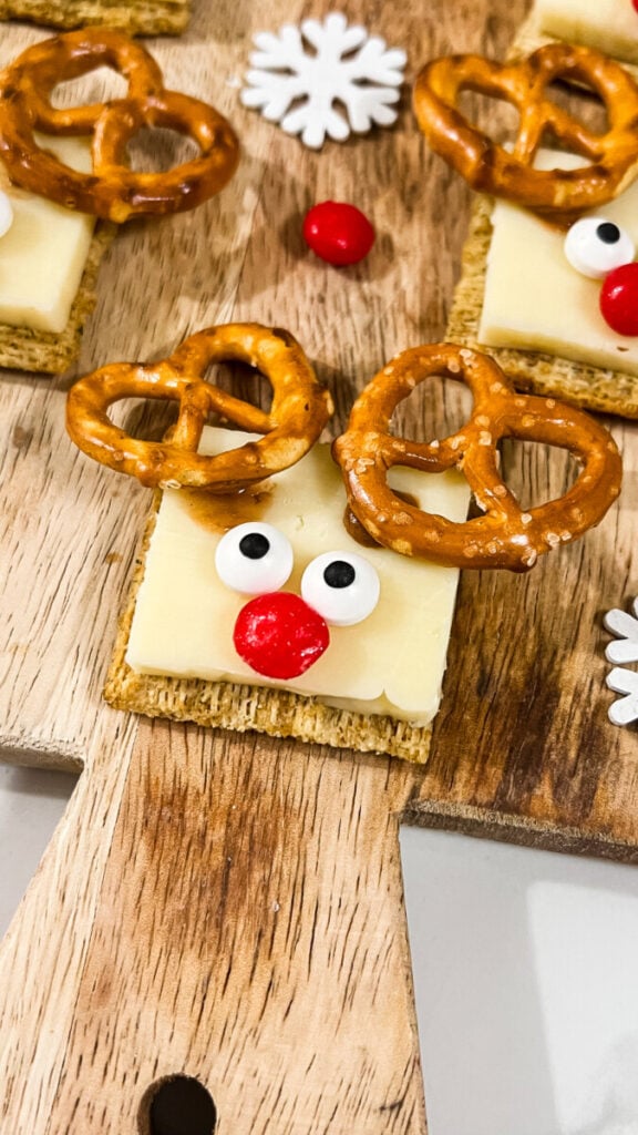  IMG_0816-576x1024 Reindeer Triscuit and Cheese Crackers  