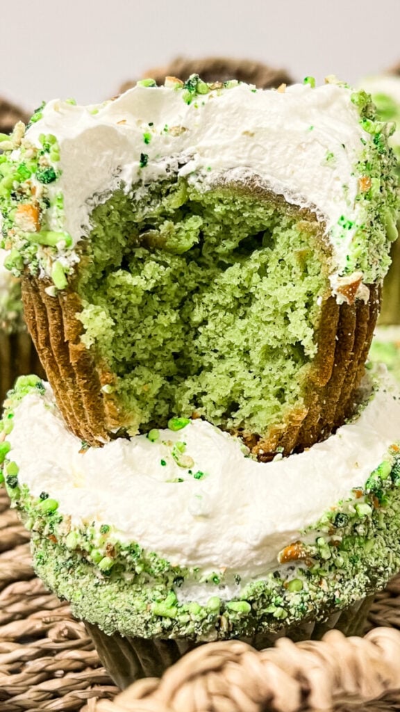  IMG_1391-576x1024 Homemade Pistachio Cupcakes  