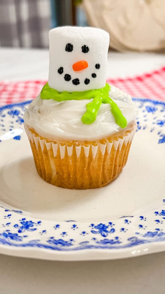 IMG_3396-576x1024 Melted Snowman Cupcakes