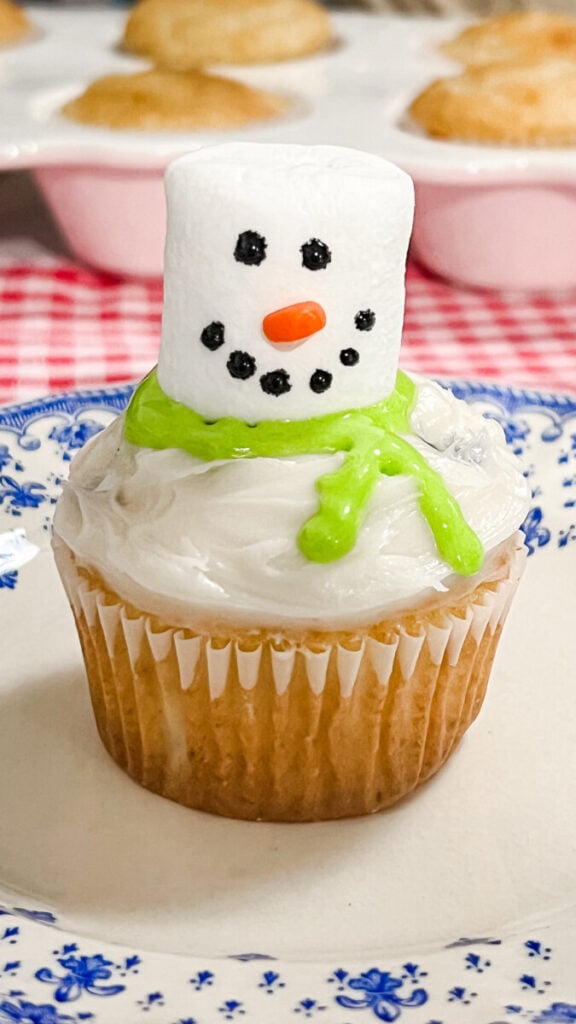 IMG_3400-576x1024 Melted Snowman Cupcakes
