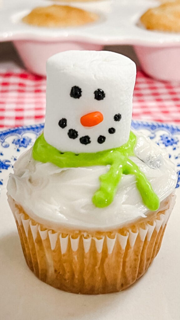 IMG_3409-576x1024 Melted Snowman Cupcakes