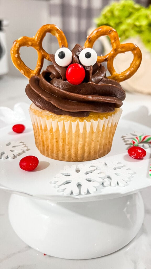 IMG_3471-576x1024 Easy Reindeer Cupcakes
