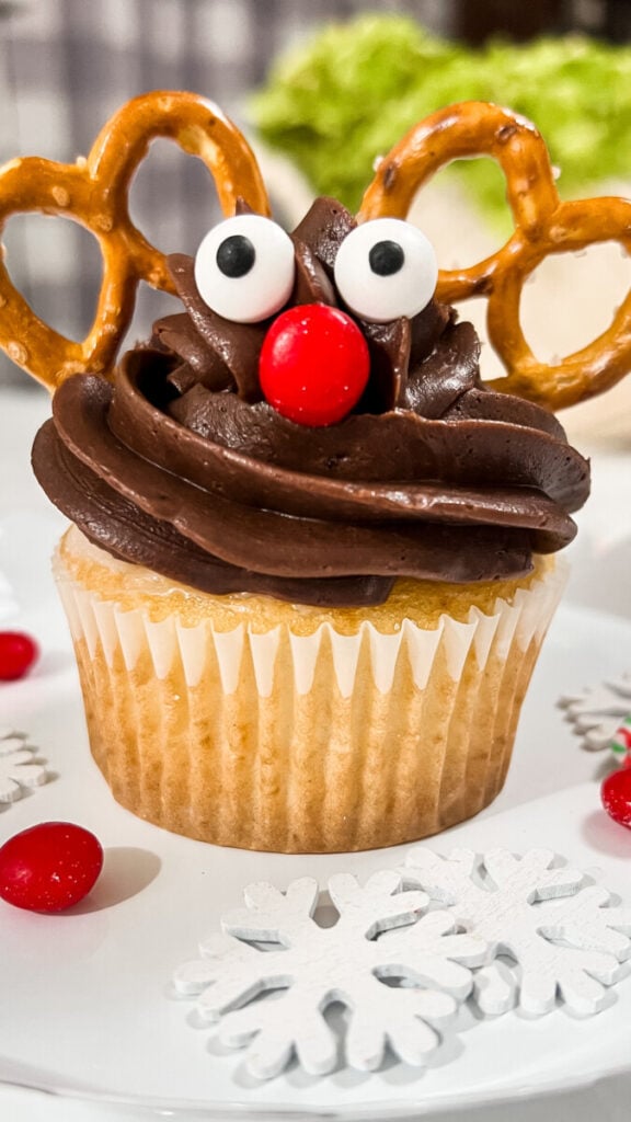 IMG_3480-576x1024 Easy Reindeer Cupcakes