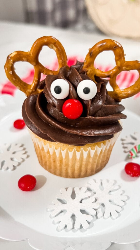 IMG_3481-576x1024 Easy Reindeer Cupcakes