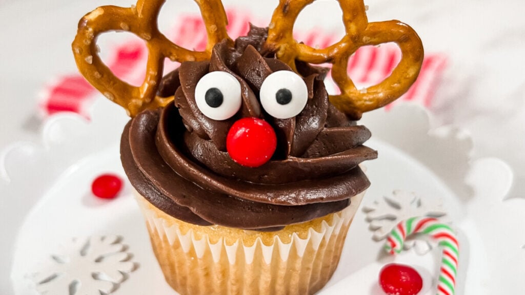 IMG_3483-1024x576 Easy Reindeer Cupcakes