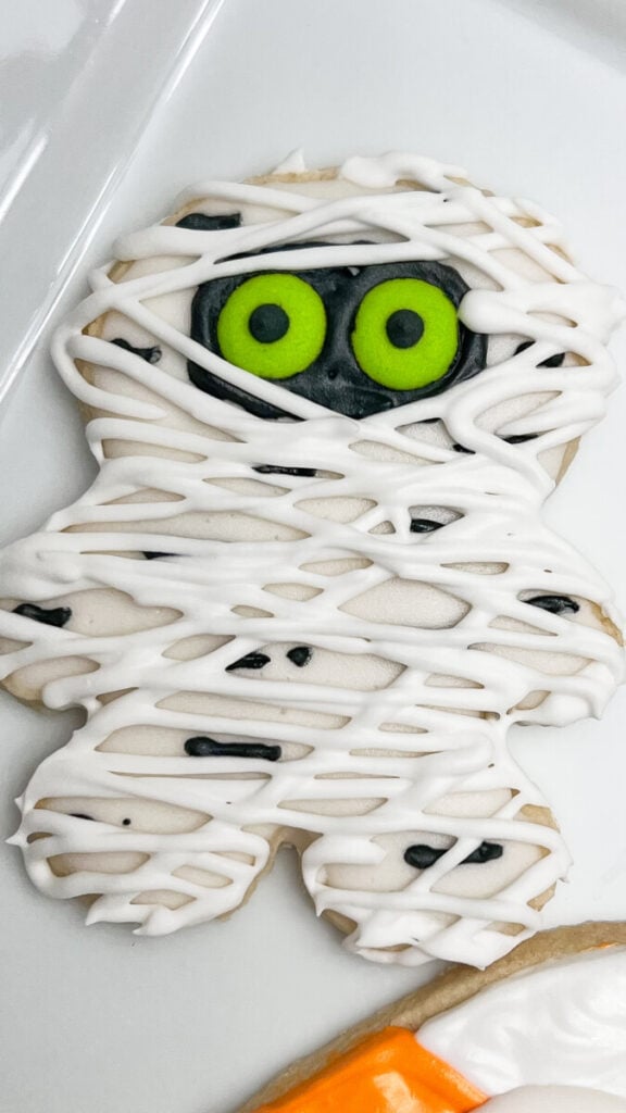 IMG_9039-576x1024 Spooky Mummy Cookies