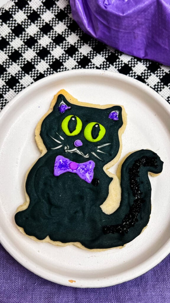  IMG_9399-576x1024 Black Cat Decorated Halloween Cookies  