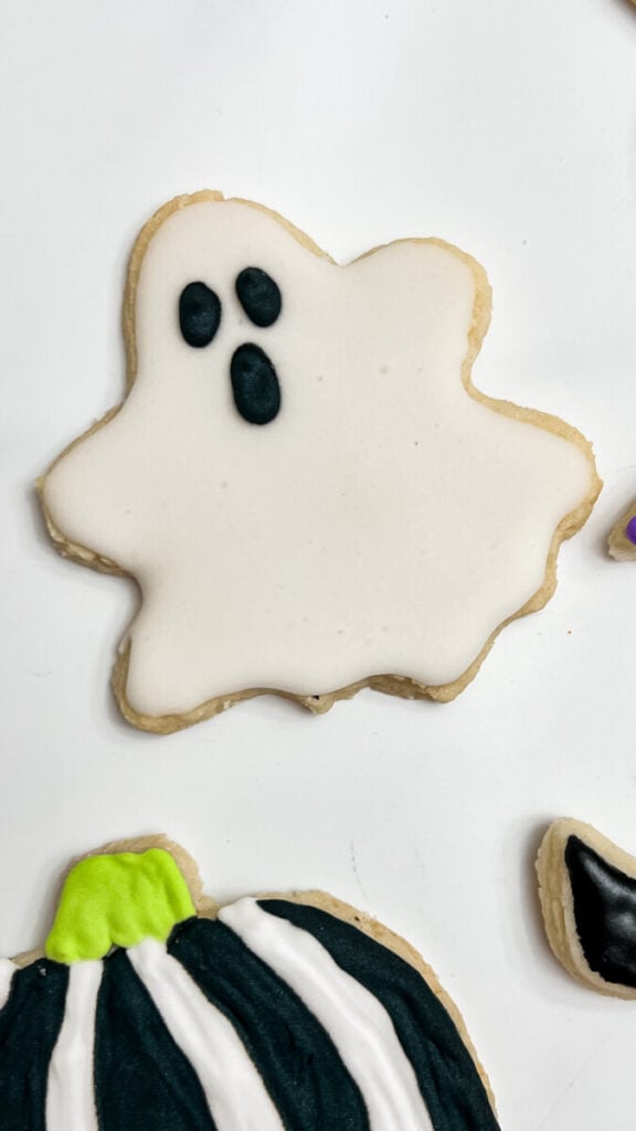 IMG_9445-576x1024 Easy Cutout Ghost Cookies